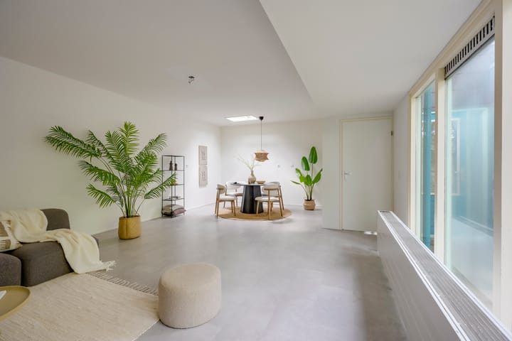 Tussenwoning te koop: Anna van Burendreef 68, Utrecht