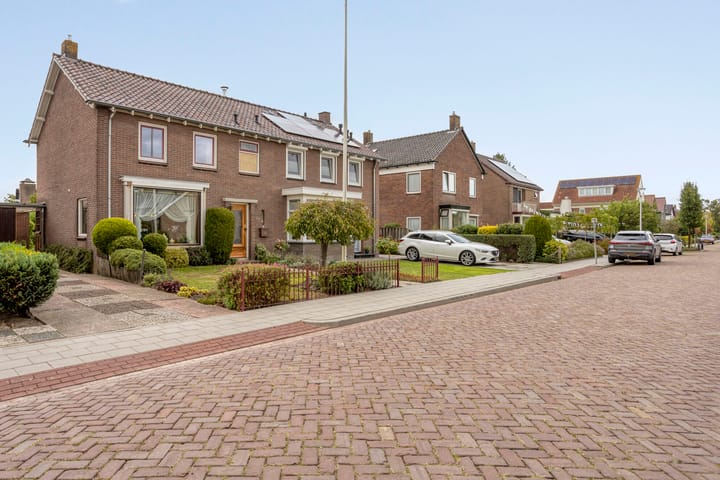 Twee-onder-één-kap te koop: Baan 54, Ijsselmuiden