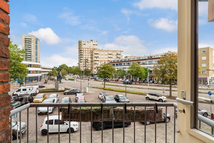 Appartement te koop: Koningin Julianalaan 382, Voorburg