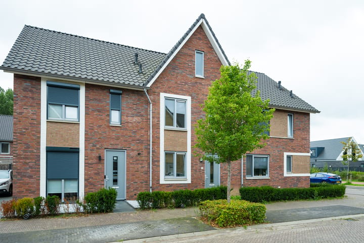 Tussenwoning te koop: Arkenhaag 16, Zevenaar