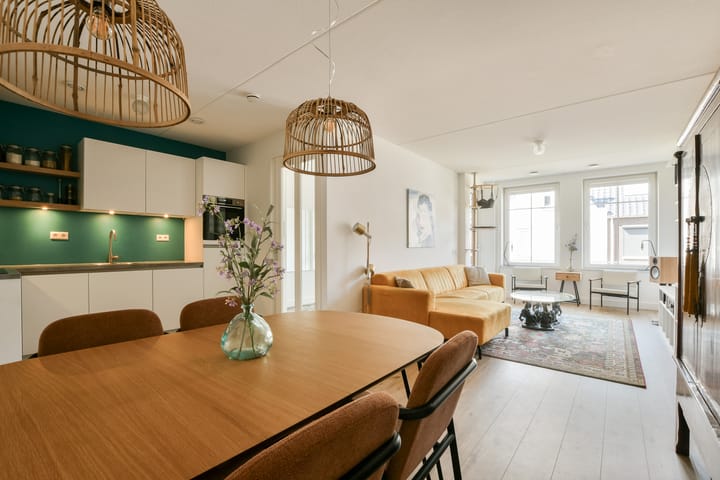 Photo 2 of Anne Frankhove 110