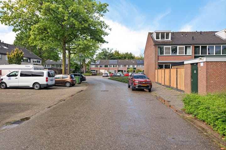 Tussenwoning te koop: Burgemeester Raijmakerslaan 60, Grave