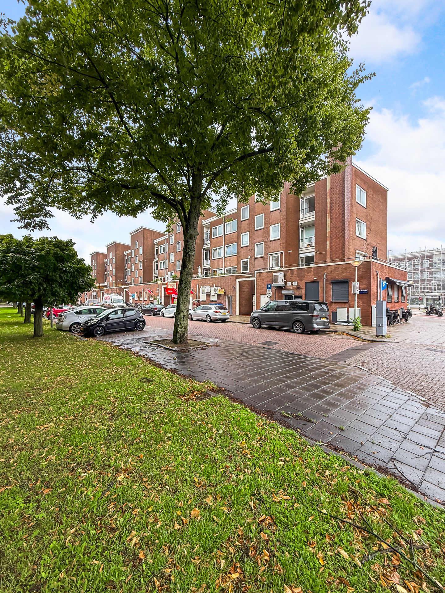 Photo 35 of Van Mourik Broekmanstraat 6-1