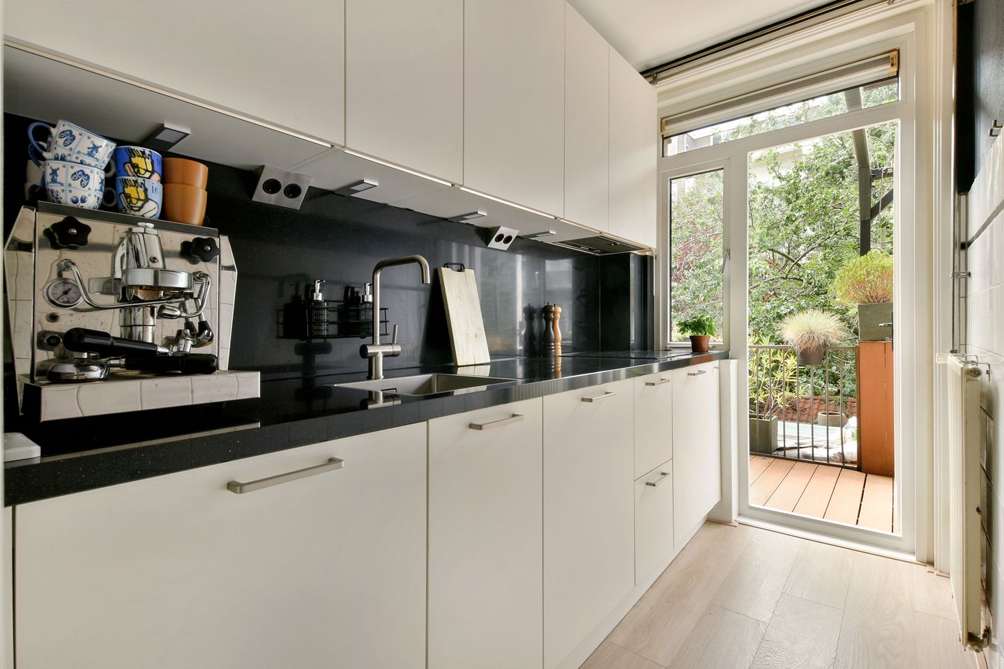 Photo 10 of Mercatorstraat 151-1