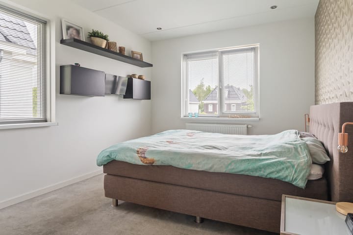 Vrijstaande woning te koop: Slipsteek 13, Almere
