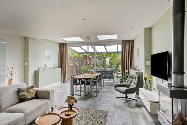Tussenwoning te koop: Mosterdhof 127, Westervoort