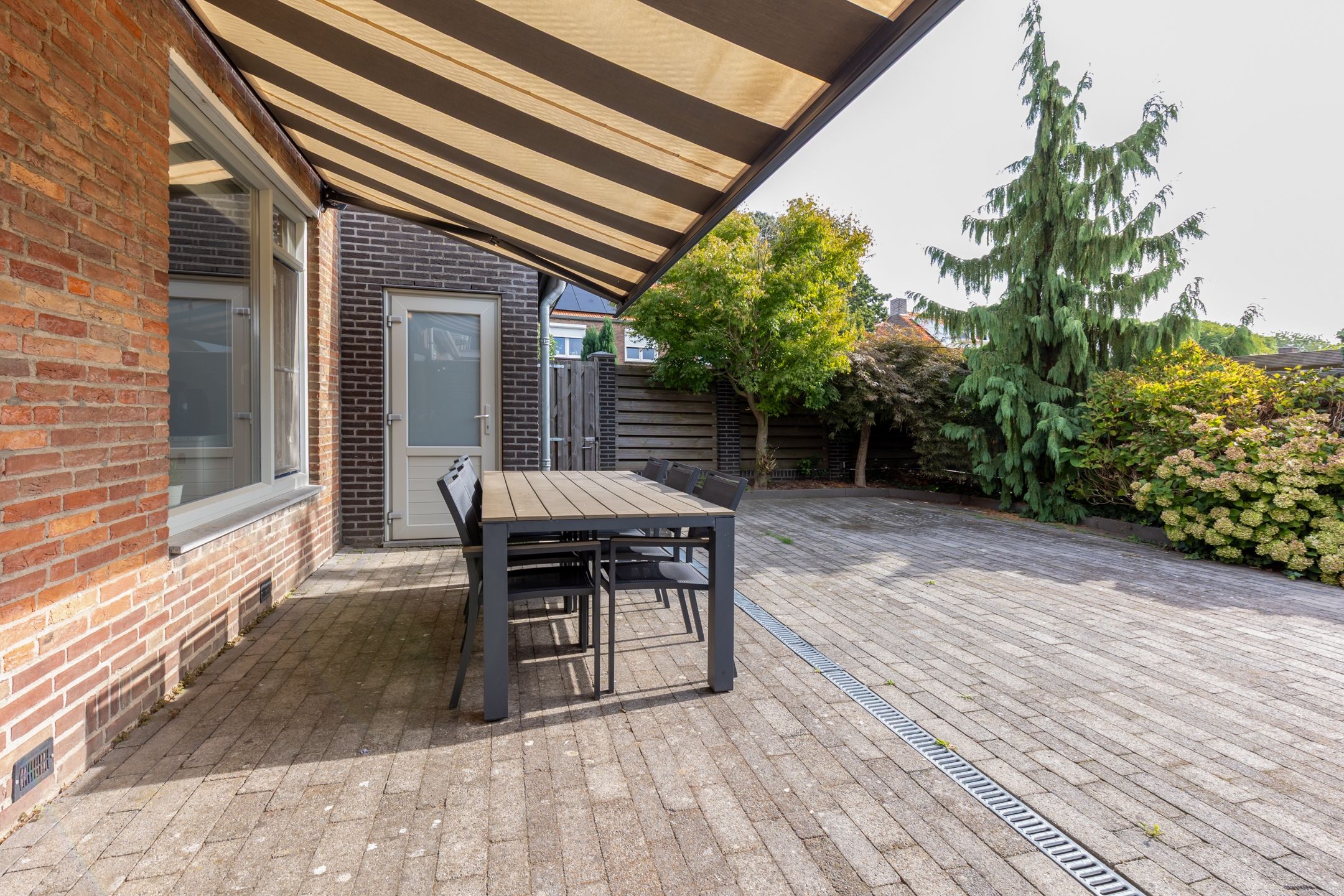 Foto 21 van Mgr. Feronstraat 1