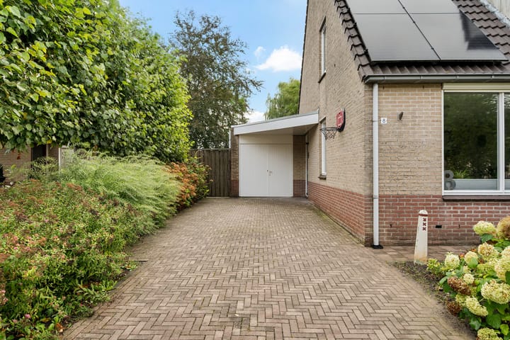Twee-onder-één-kap te koop: Kampereiland 8, Emmeloord