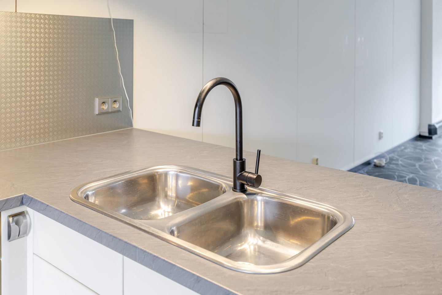 Photo 19 of Willemstraat 6