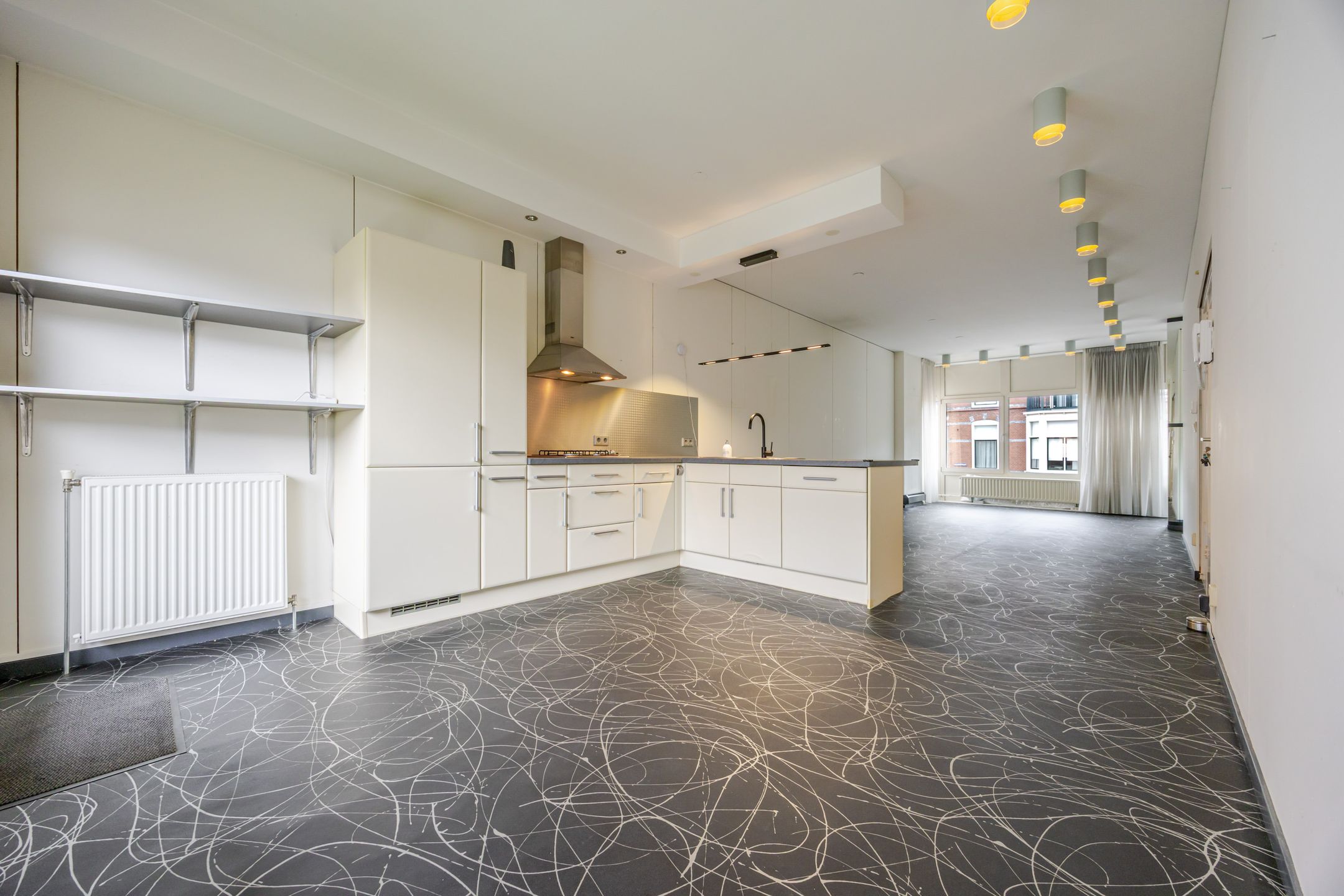 Photo 15 of Willemstraat 6