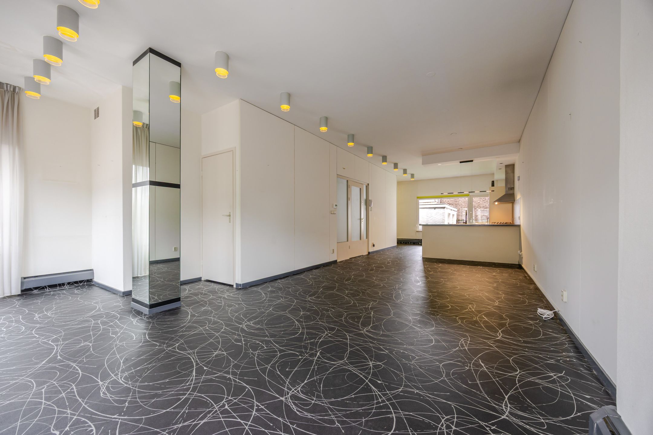 Photo 6 of Willemstraat 6