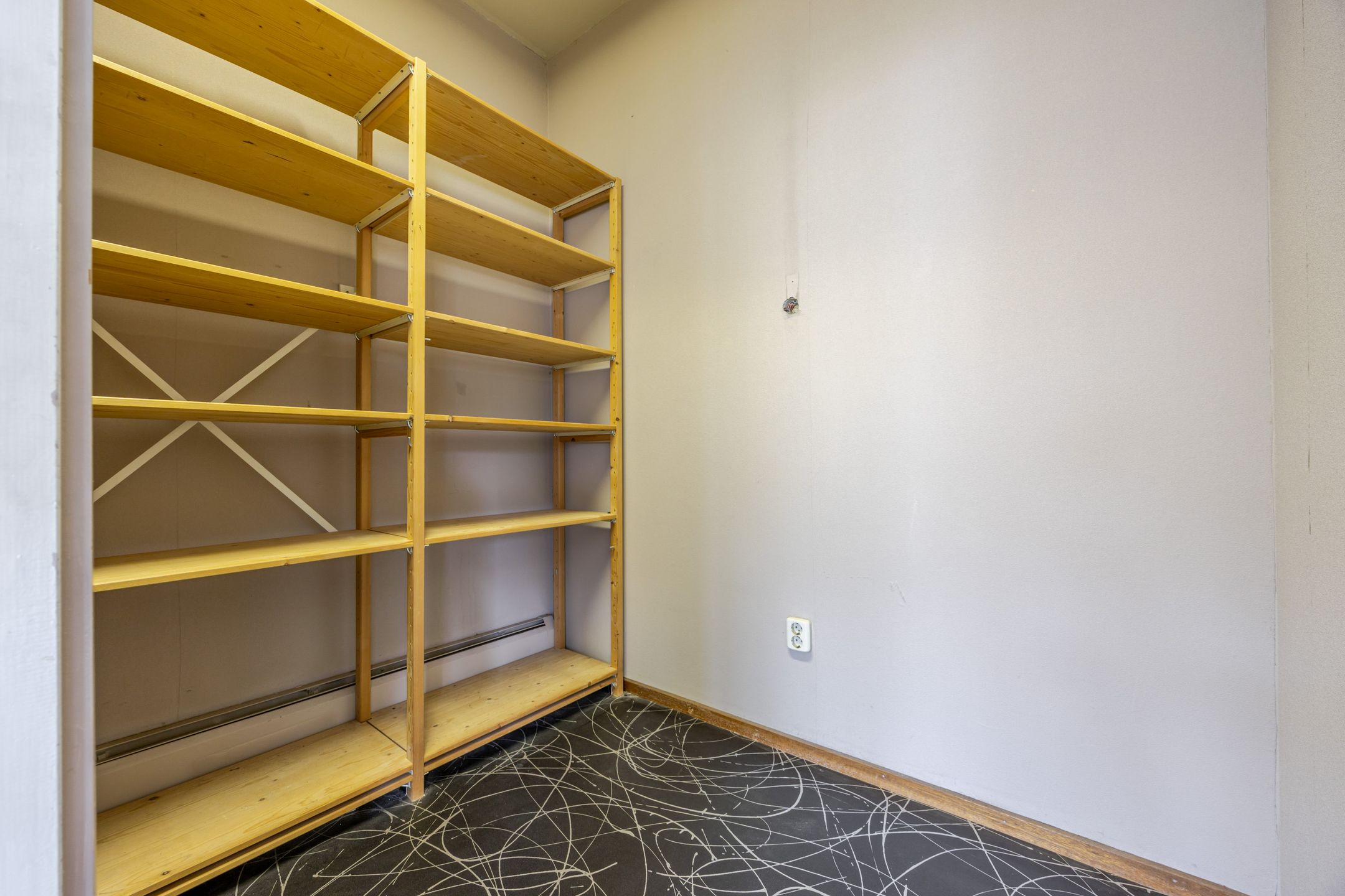 Photo 12 of Willemstraat 6