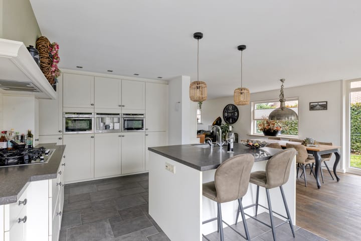 Hoekwoning te koop: Hoevelakenseweg 130, Terschuur