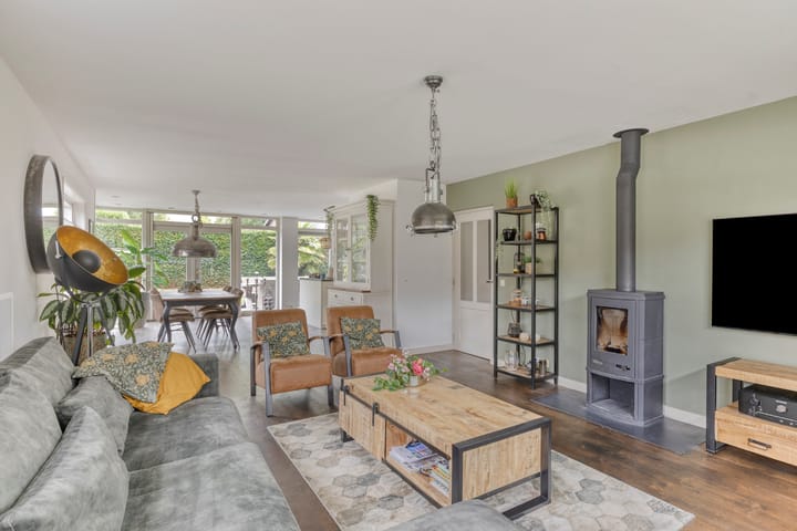 Hoekwoning te koop: Hoevelakenseweg 130, Terschuur