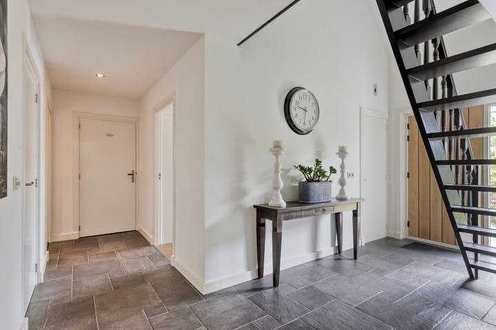 Hoekwoning te koop: Hoevelakenseweg 130, Terschuur
