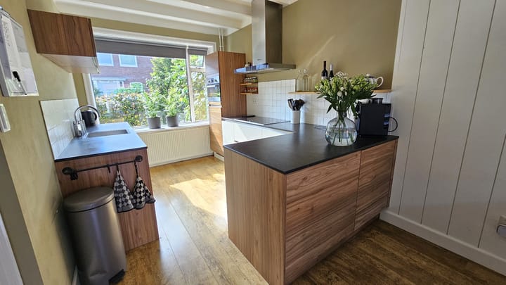 Tussenwoning te koop: Esdoornlaan 10, Zaandijk