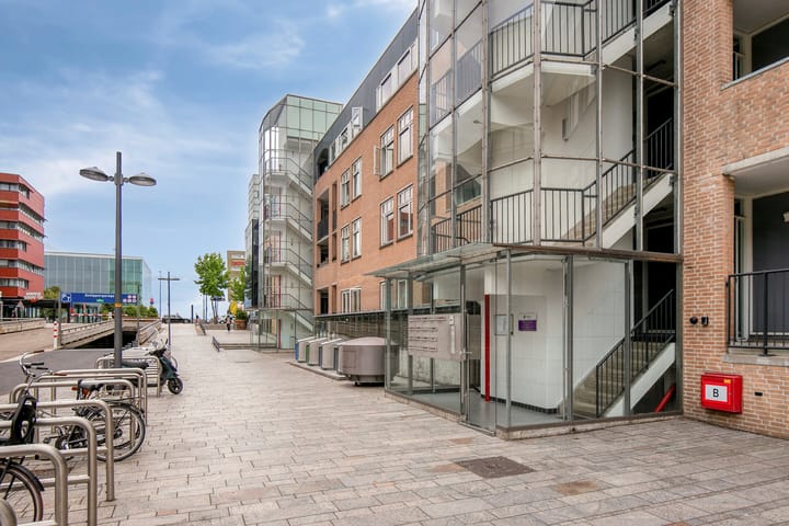 Photo 2 of Flevostraat 16