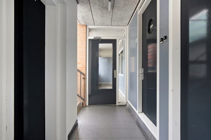 Photo 3 of Flevostraat 16