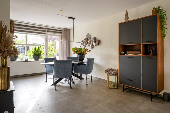 Hoekwoning te koop: Thorbeckelaan 105, Roosendaal