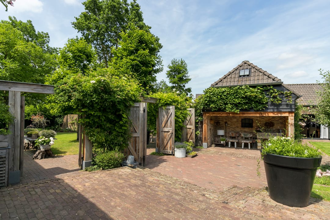 Photo 43 of Rosenhofstraat 8