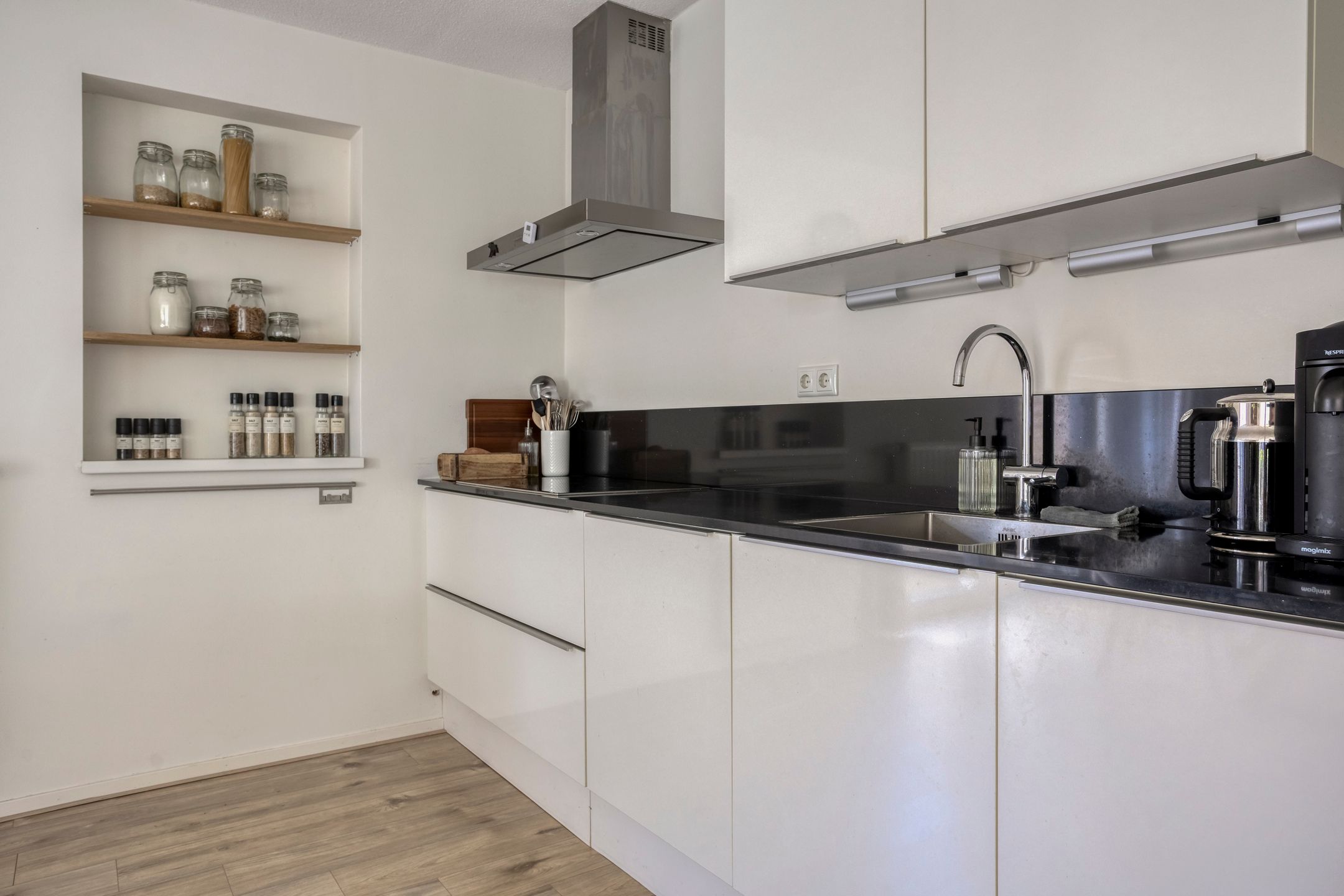 Photo 12 of Oosterstraat 2-B