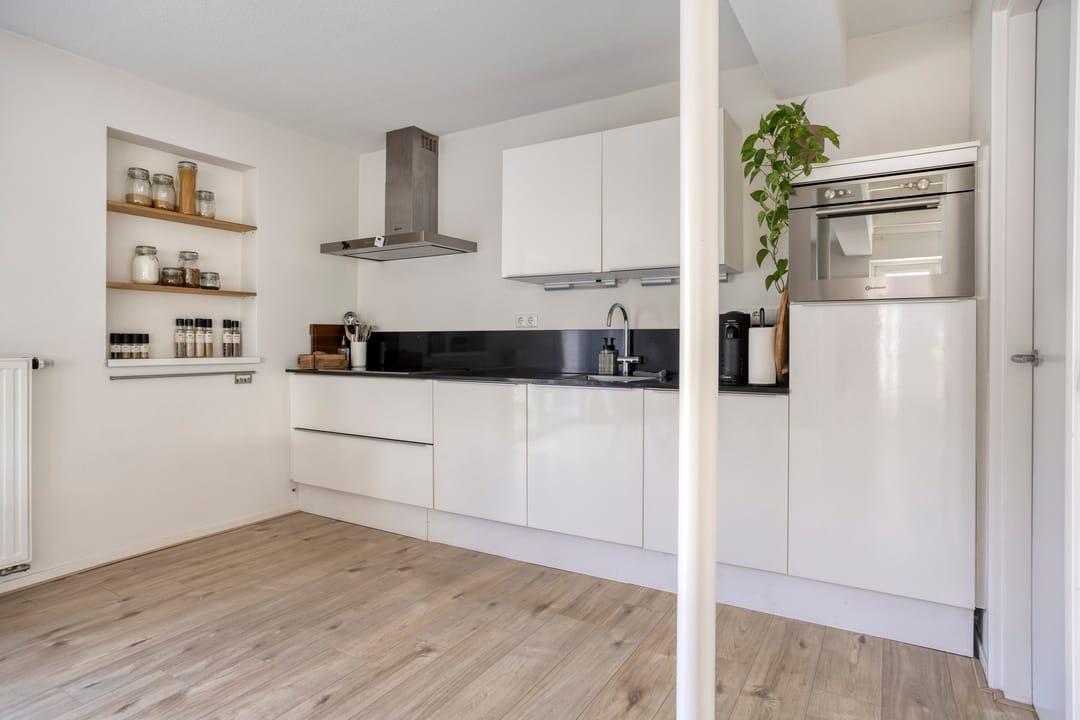 Photo 11 of Oosterstraat 2-B