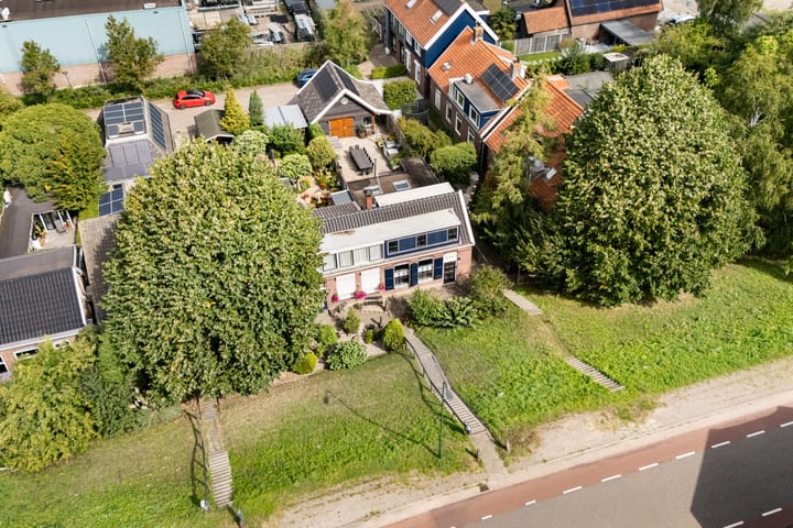 Twee-onder-één-kap te koop: Rivierdijk 610, Hardinxveld-Giessendam