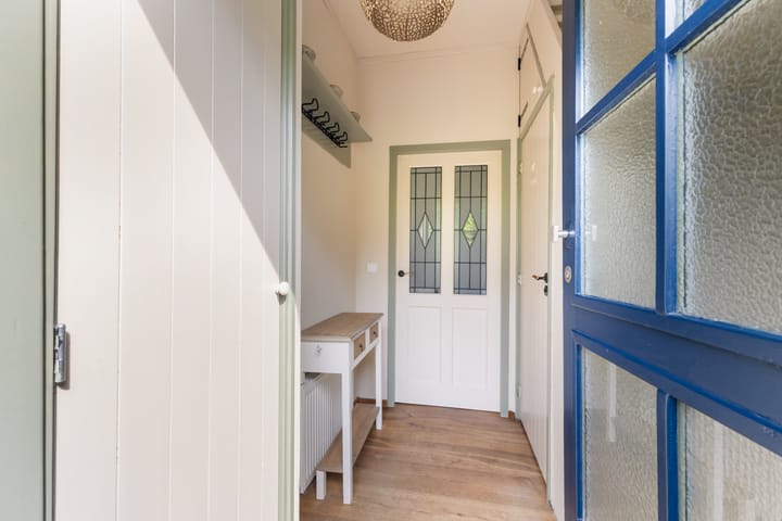 Twee-onder-één-kap te koop: Rivierdijk 610, Hardinxveld-Giessendam