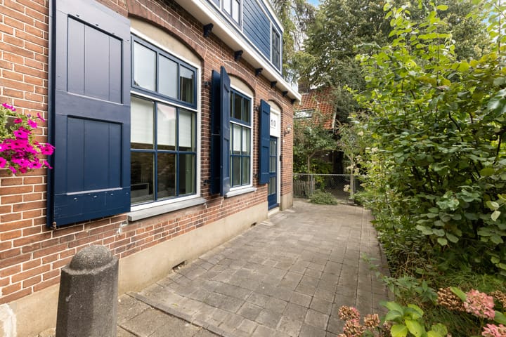 Twee-onder-één-kap te koop: Rivierdijk 610, Hardinxveld-Giessendam