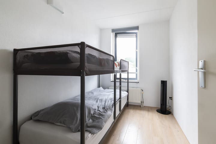 Tussenwoning te koop: Couperusweg 11, Almere