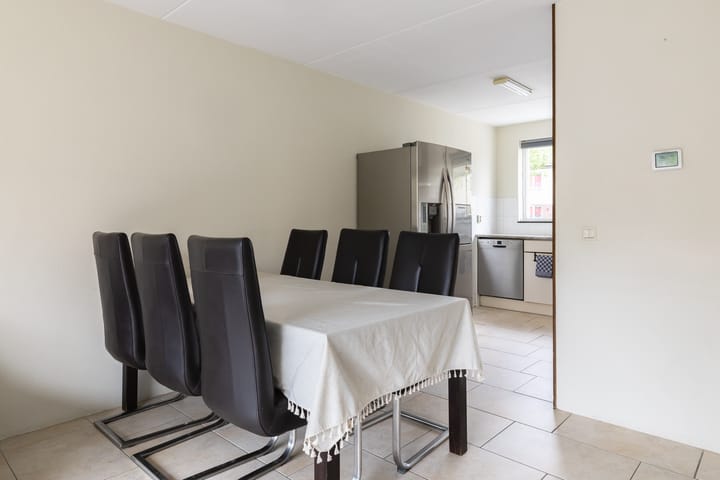 Tussenwoning te koop: Couperusweg 11, Almere