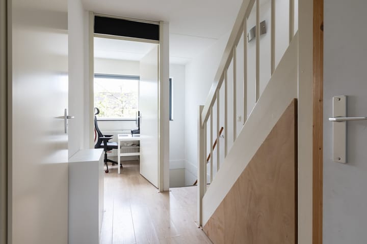 Tussenwoning te koop: Couperusweg 11, Almere