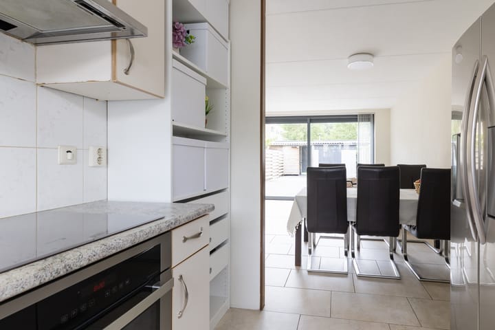 Tussenwoning te koop: Couperusweg 11, Almere