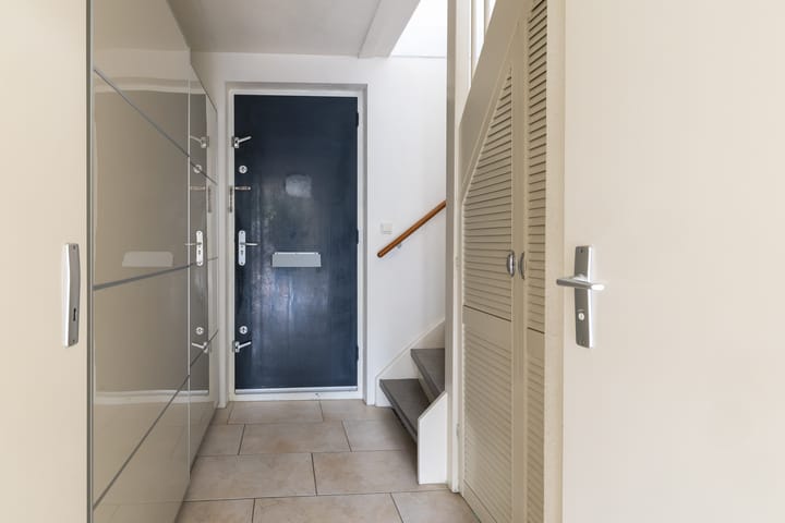 Tussenwoning te koop: Couperusweg 11, Almere