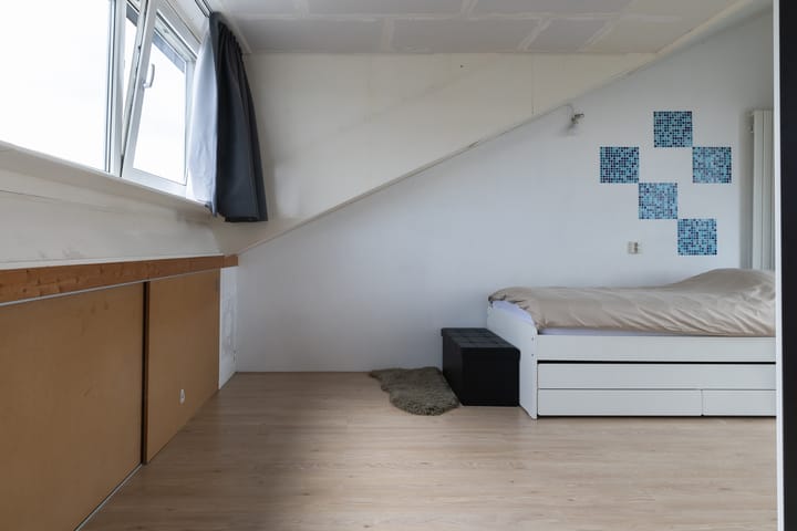 Tussenwoning te koop: Couperusweg 11, Almere