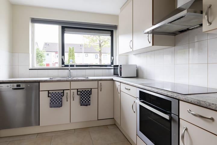 Tussenwoning te koop: Couperusweg 11, Almere