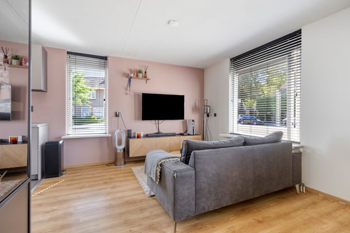 Photo 3 of Leharstraat 6-A