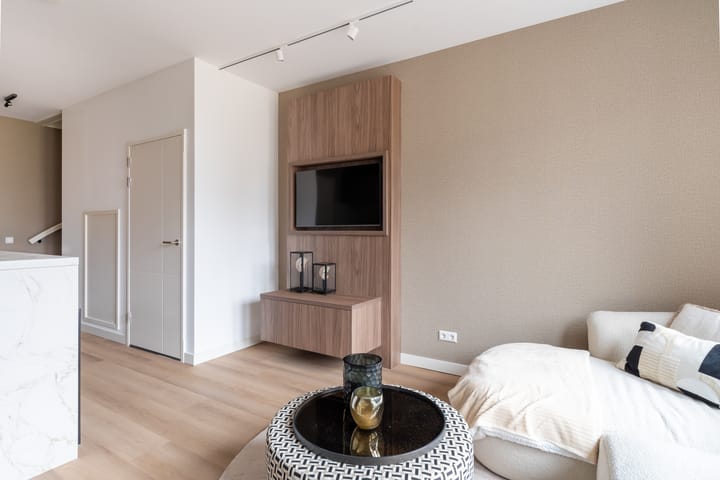 Tussenwoning te koop: Pietje de Fluiterhof 11, Rotterdam