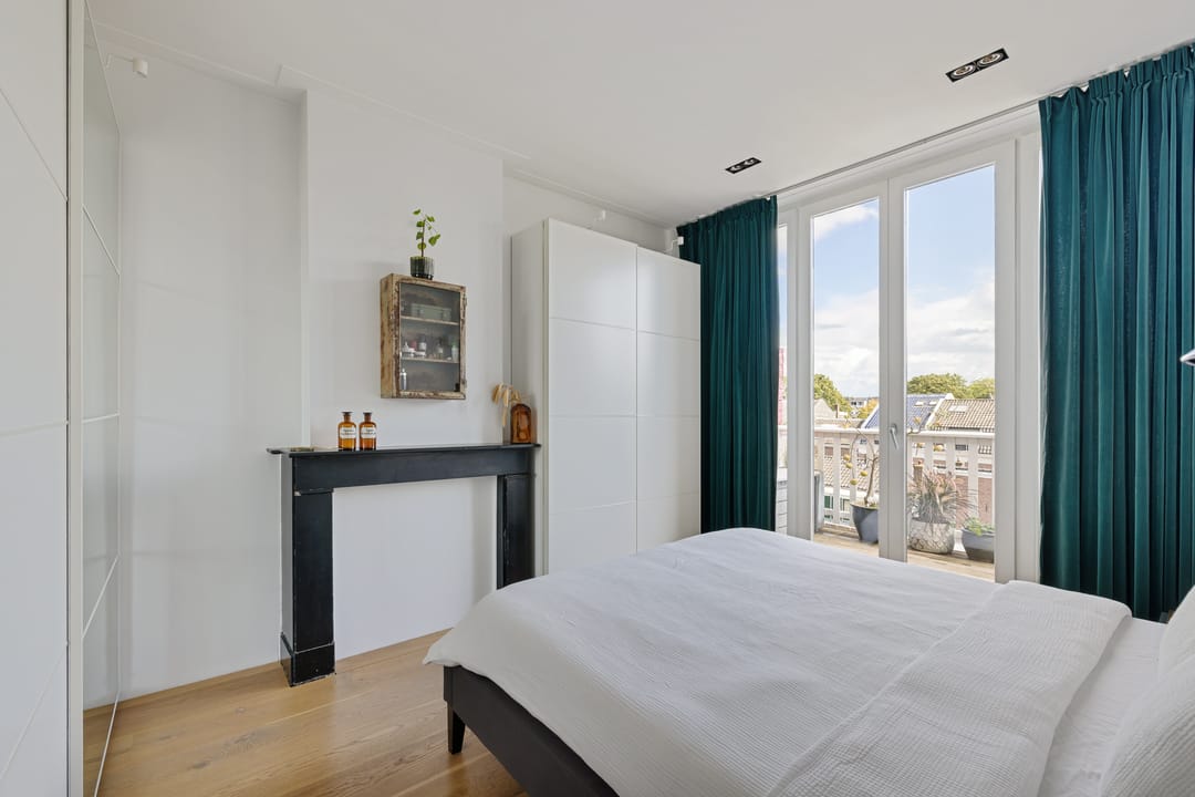 Photo 23 of Obrechtstraat 17-BS