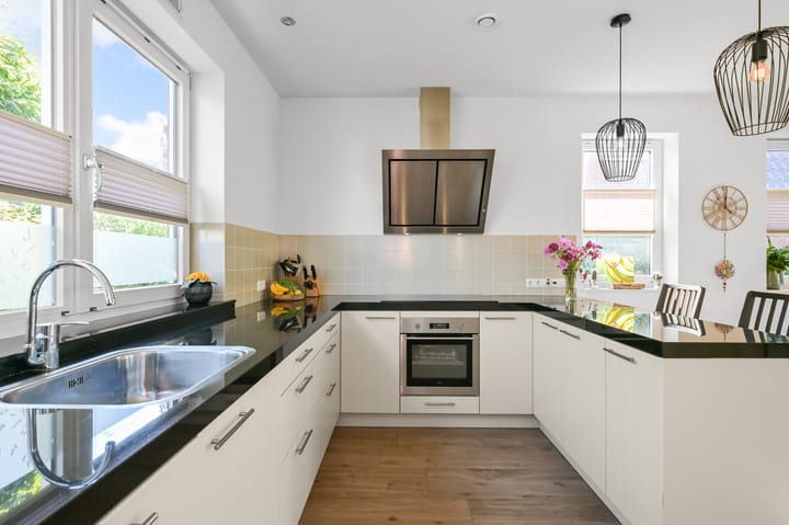 Vrijstaande woning te koop: Kralingen 73, Assendelft