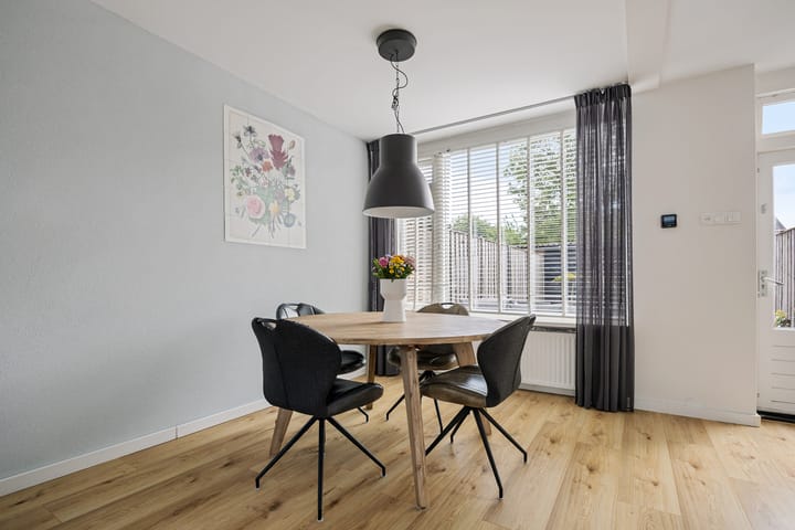 Tussenwoning te koop: van Kinsbergenstraat 27, Dongen