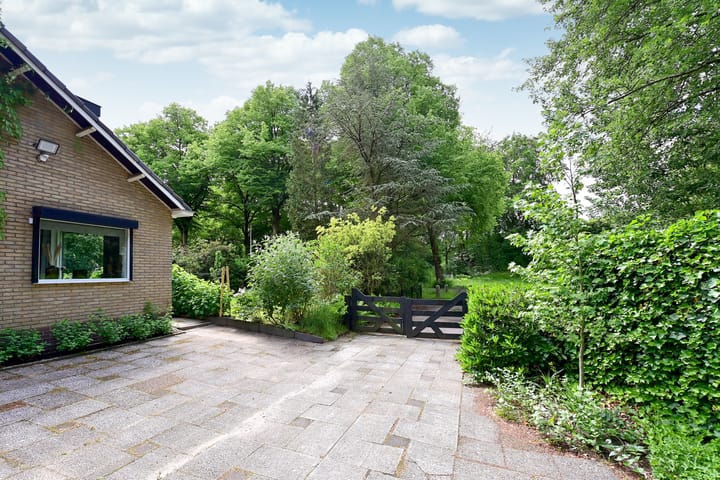 Twee-onder-één-kap te koop: Huizerstraatweg 14C, Naarden