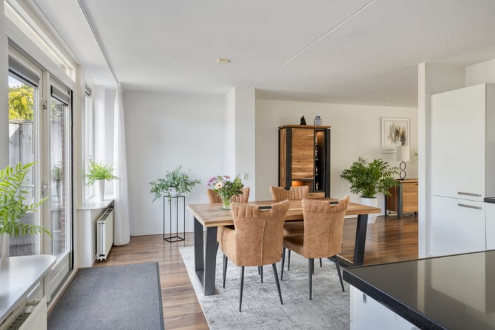 Tussenwoning te koop: Leonard Springerlaan 29, Deventer