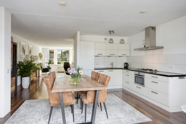 Tussenwoning te koop: Leonard Springerlaan 29, Deventer
