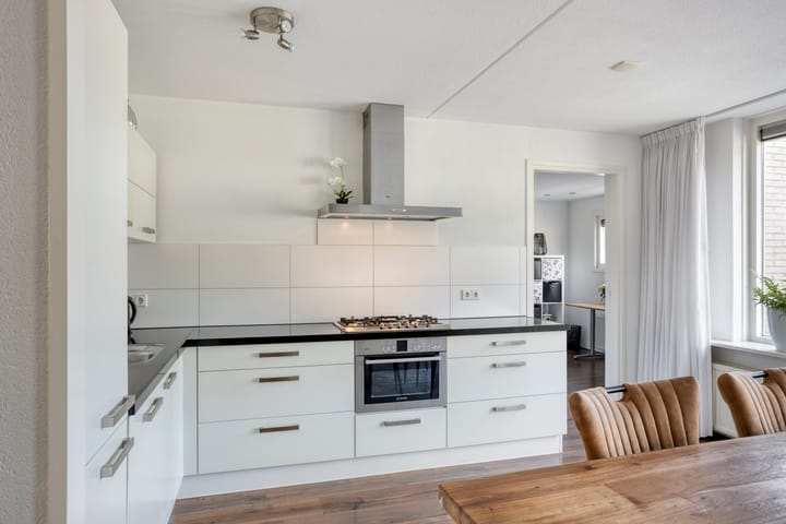 Tussenwoning te koop: Leonard Springerlaan 29, Deventer