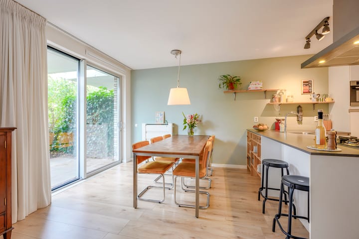 Tussenwoning te koop: Oldenburgerhof 6, Utrecht