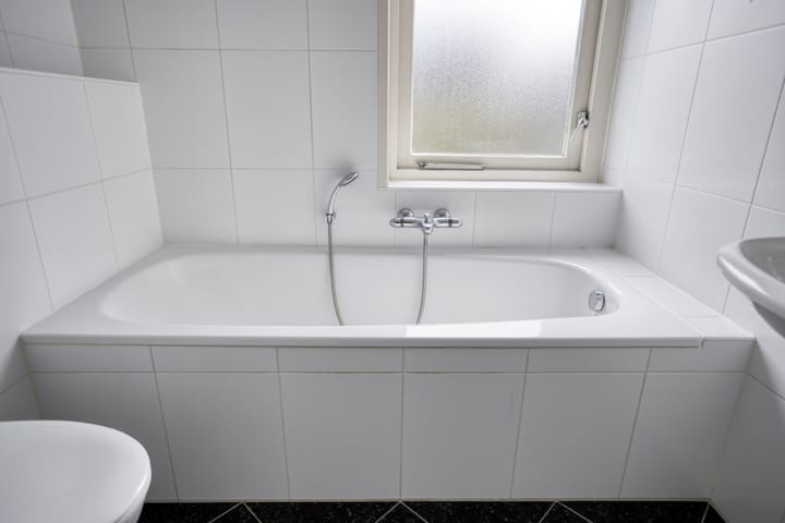 Tussenwoning te koop: John Lennonlaan 66, Goes