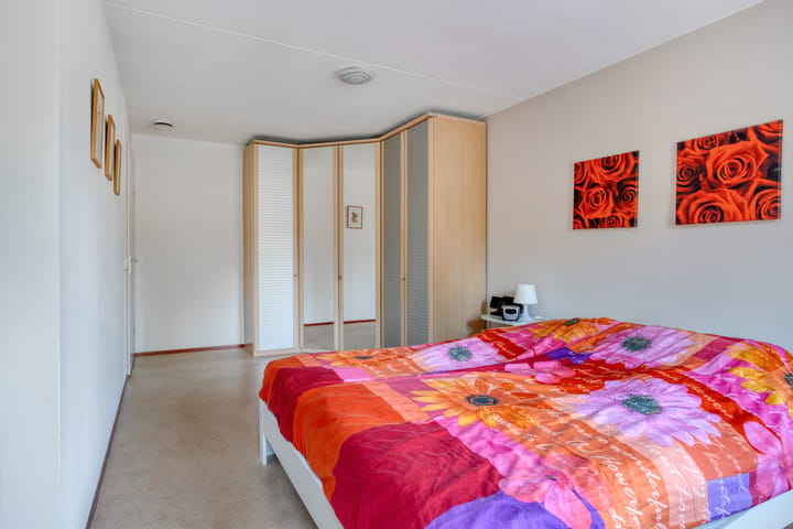 Tussenwoning te koop: John Lennonlaan 66, Goes
