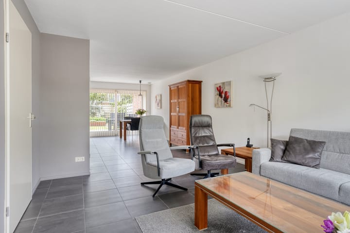 Tussenwoning te koop: John Lennonlaan 66, Goes