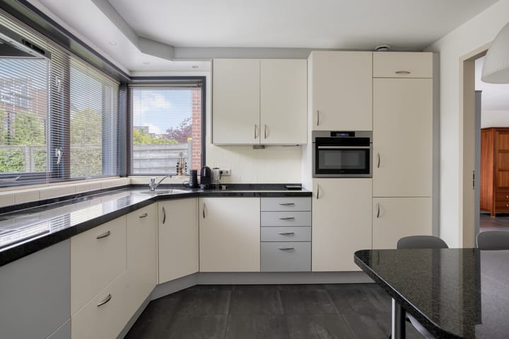 Tussenwoning te koop: John Lennonlaan 66, Goes